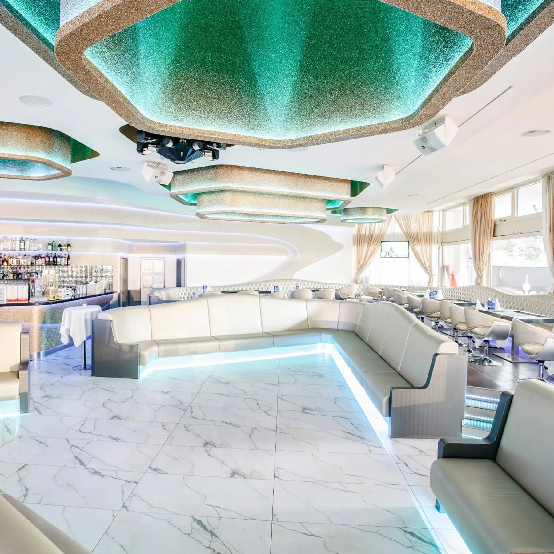 Lounge des MIO Berlin unter dem Fernsehturm