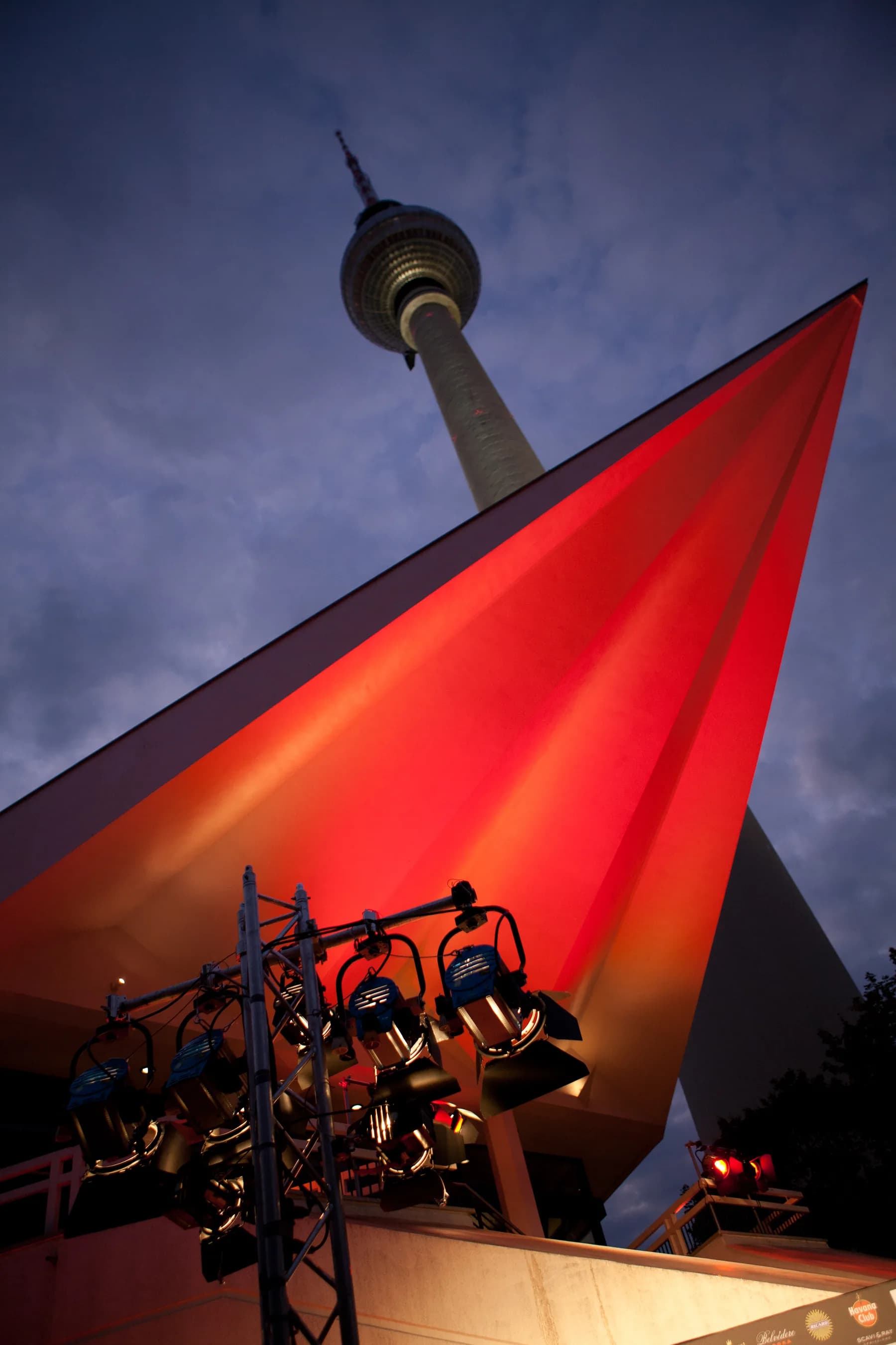 Blick auf den Fernsehturm direkt über dem MIO Berlin